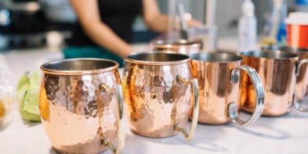 Ajurweda a picie wody przechowywanej w miedzianych naczyniach